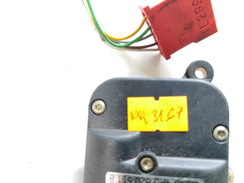 Audi A6 S6 C4 4A Petrol 1995 Air heater flap actuator motor 4A0820511B