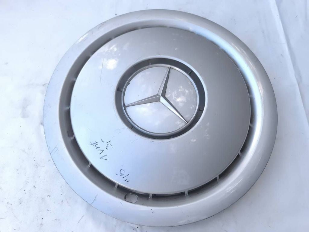 Mercedes-Benz E W124 1990 R15 wheel hub cap trim 1244010424