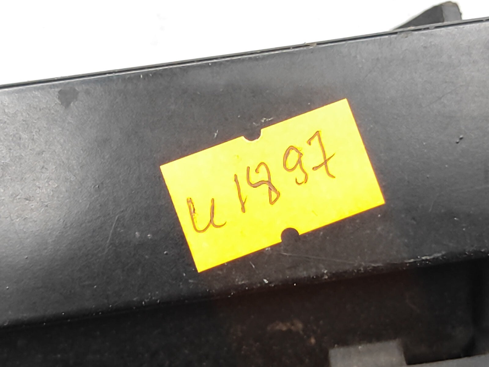 Audi 80 B4 1994 Rear Left Side Door handle 893839205A