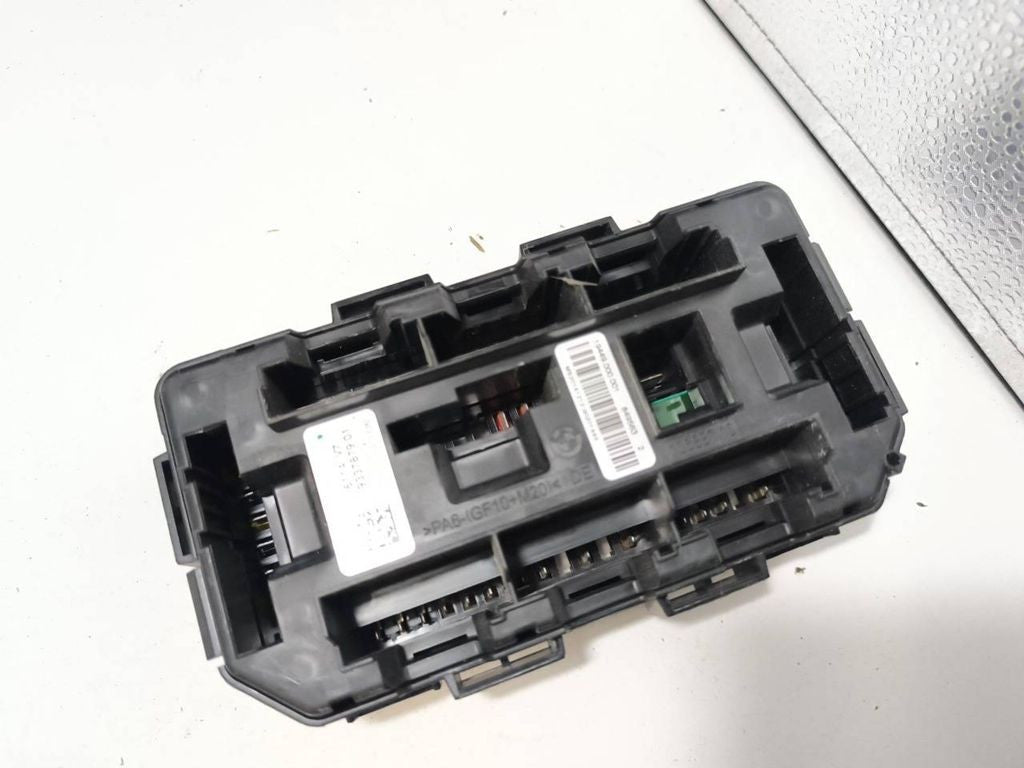 BMW 3 F30 F35 F31 2012 Fuse module 9337879