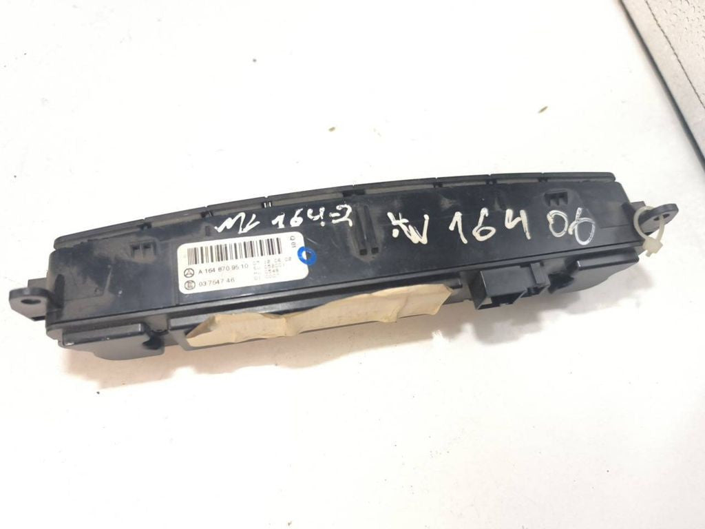 Mercedes-Benz ML W164 2007 A set of switches A1648709510