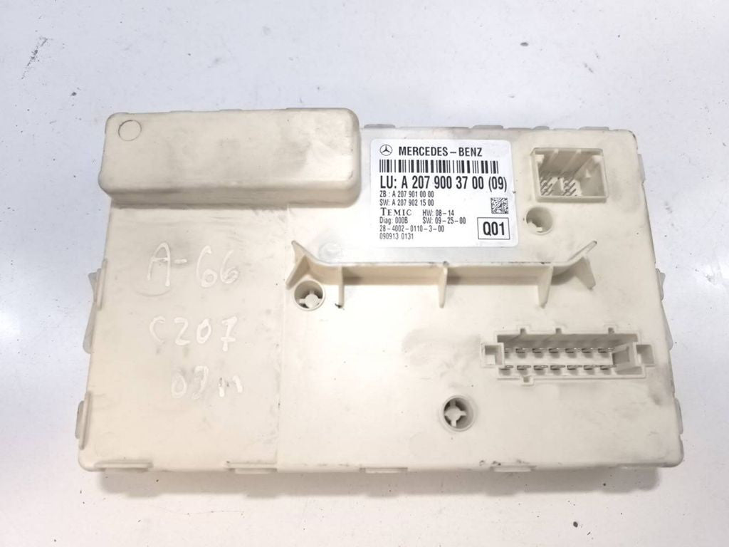 Mercedes-Benz E C207 W207 2011 Window control relay A2079003700