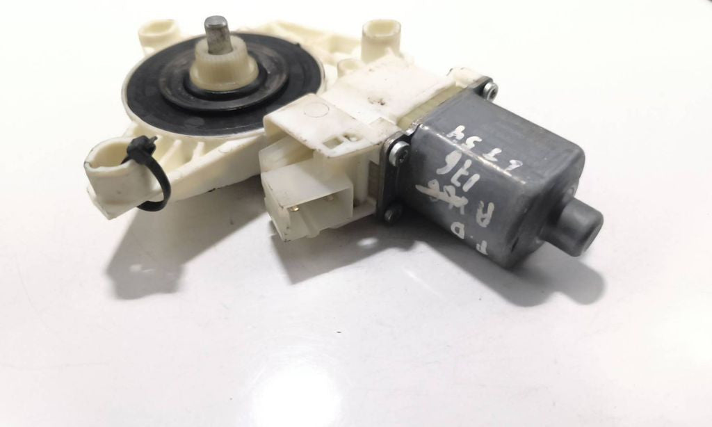 Mercedes-Benz B W246 W242 2012 front right window regulator motor A2469065200