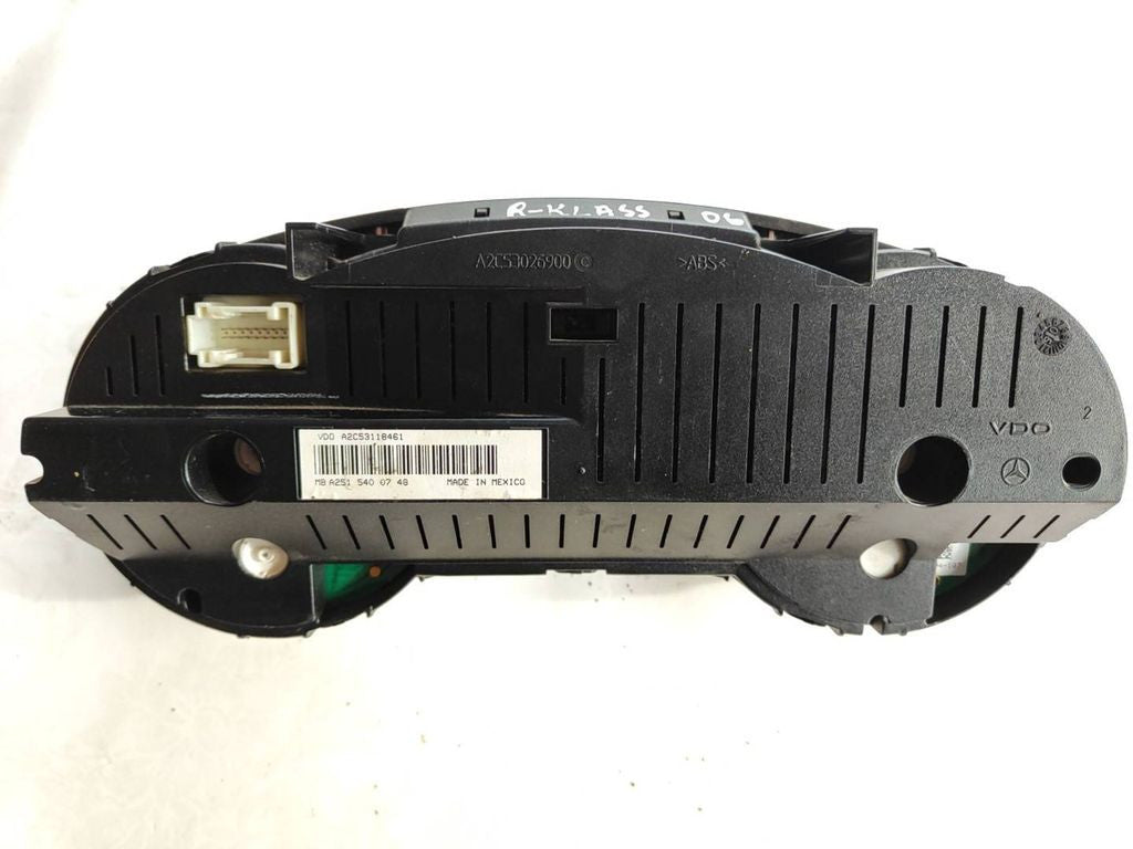 Mercedes-Benz R W251 2007 speedometer instrument cluster A2515400748