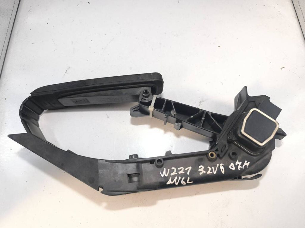 Mercedes-Benz S W221 2006 Diesel accelerator throttle pedal A2203000104