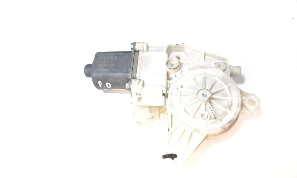 Mercedes-Benz B W246 W242 2012 front right window regulator motor A2469065200