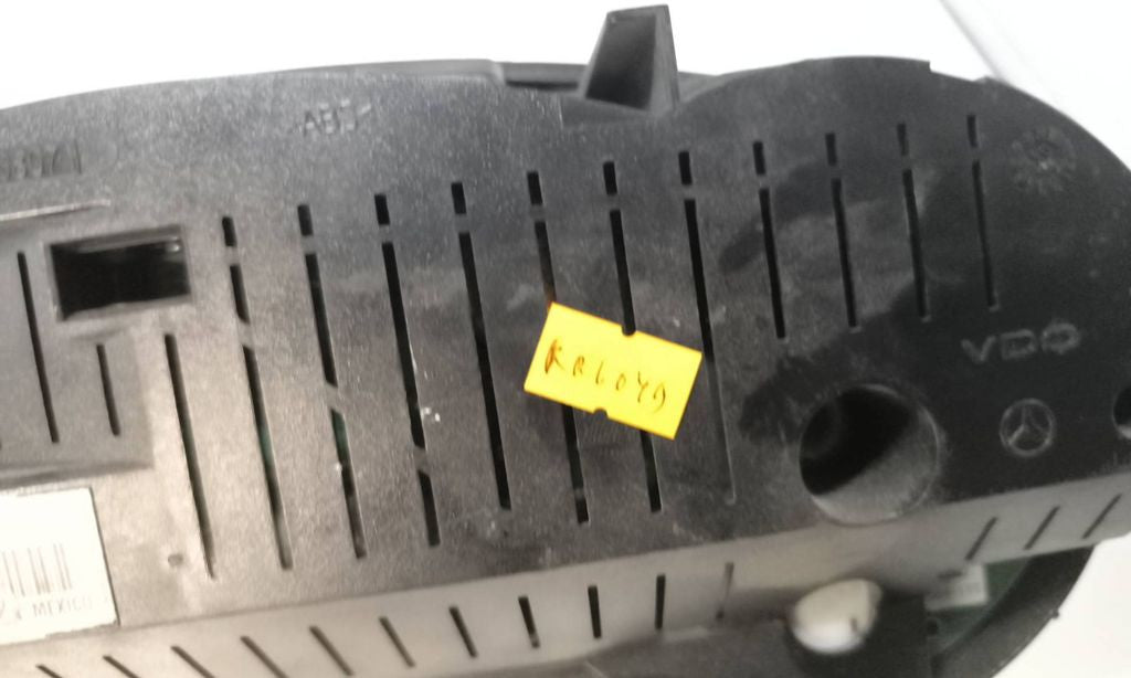 Mercedes-Benz ML W164 2007 speedometer instrument cluster A2514402111