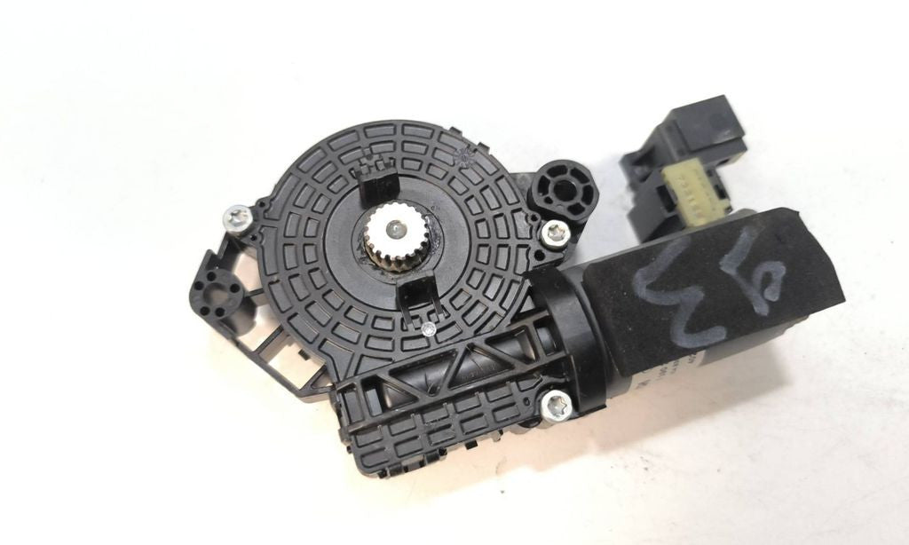 Mercedes-Benz C Class W205 2018 Sunroof electric motor actuator 0390200123