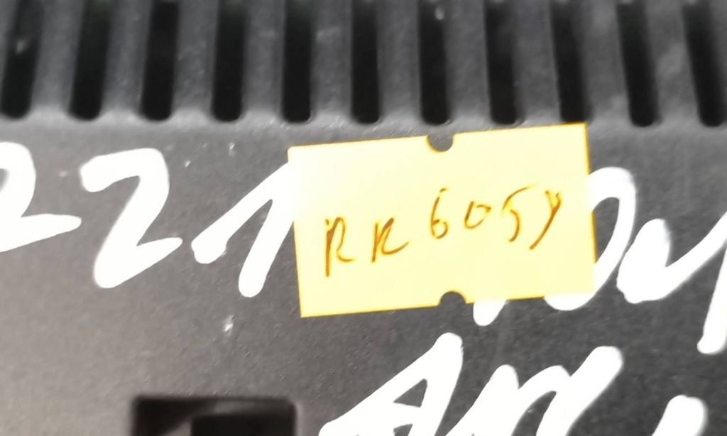 Mercedes-Benz S W221 2010 speedometer instrument cluster A2219009102