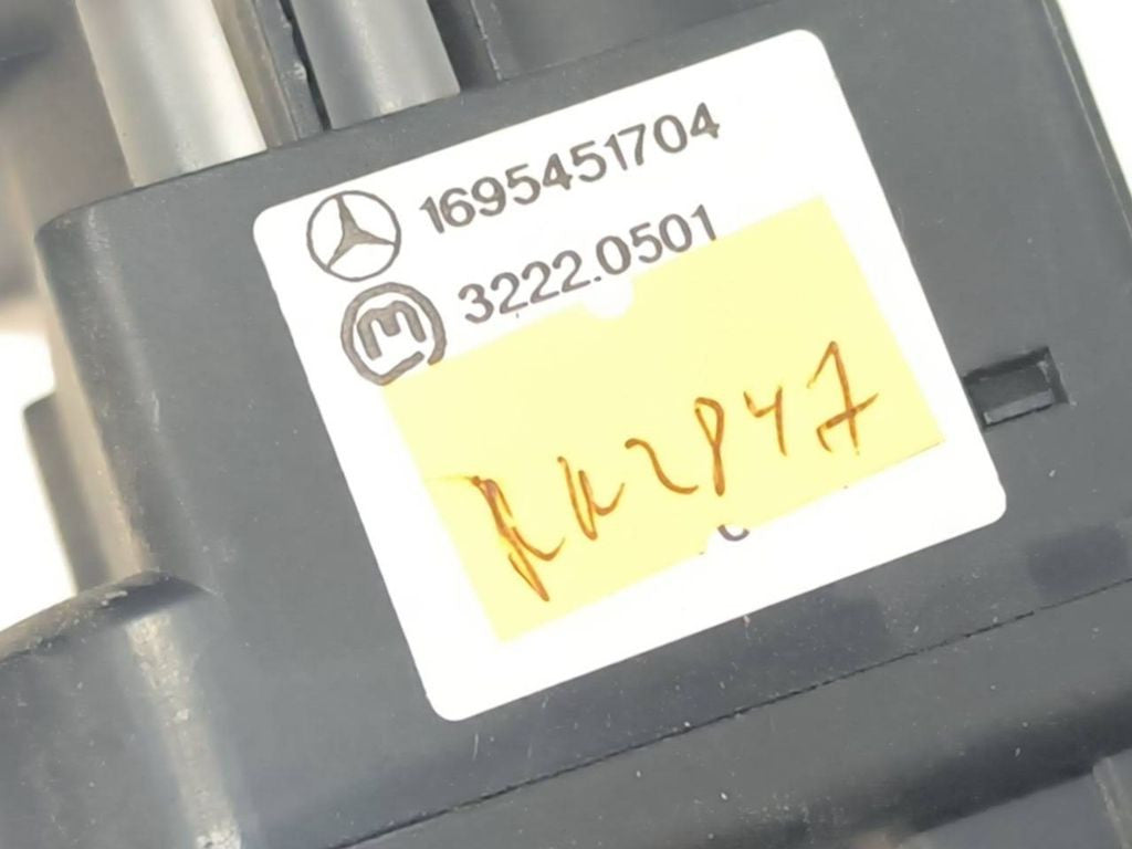 Mercedes-Benz A W169 2008 Light switch 1695451704