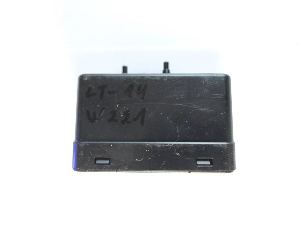 Mercedes-Benz S W221 2011 Central locking vacuum pump A3510010010