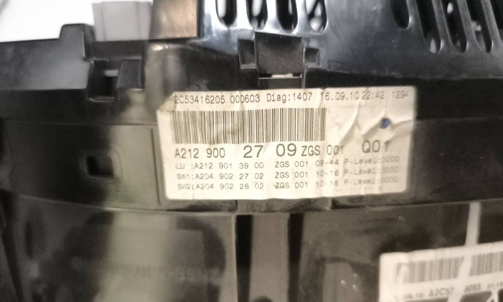 Mercedes-Benz E W212 2010 speedometer instrument cluster A2129002709