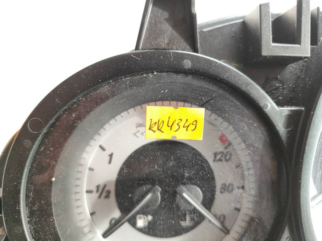 Mercedes-Benz C W204 2011 speedometer instrument cluster A2049004408
