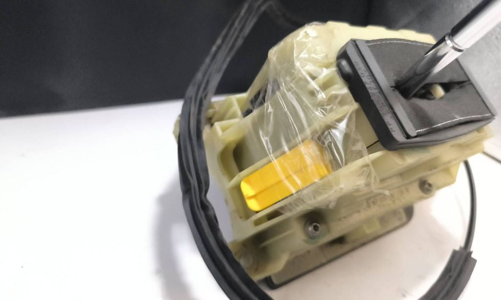 Mercedes-Benz C W204 2010 gear selector shifter A2042675724