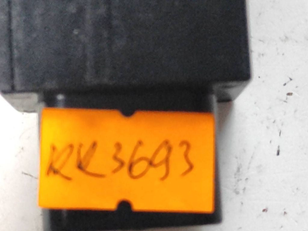 Toyota Avensis T250 2008 Diesel Fuel tank opening switch 156795
