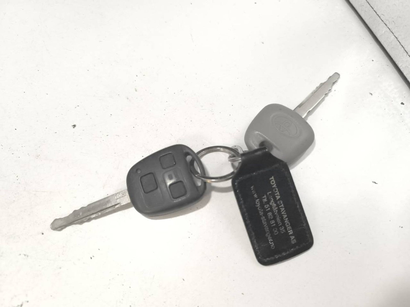 Toyota Avensis T250 2006 Ignition key set 736670A