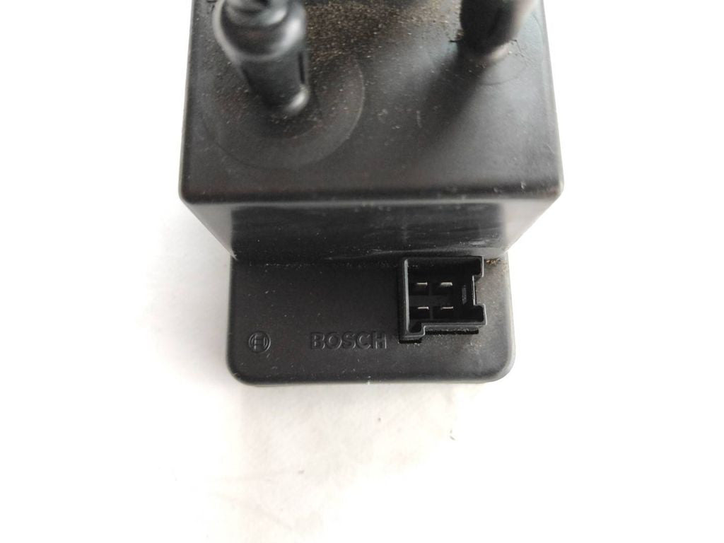 Mercedes-Benz C W203 2002 Central locking vacuum pump 2038000048