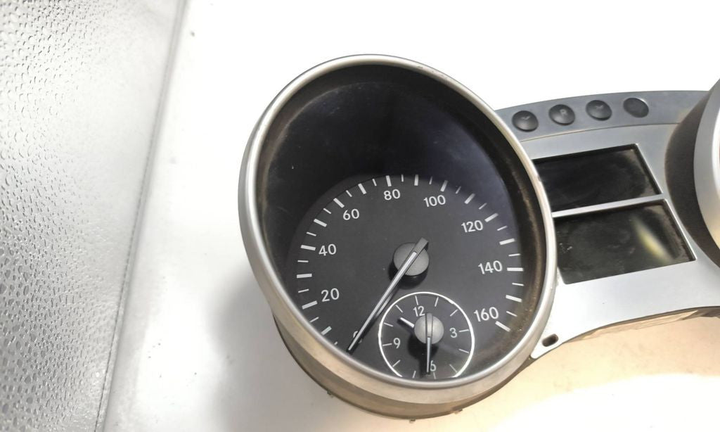 Mercedes-Benz ML W164 2007 speedometer instrument cluster A2514402111