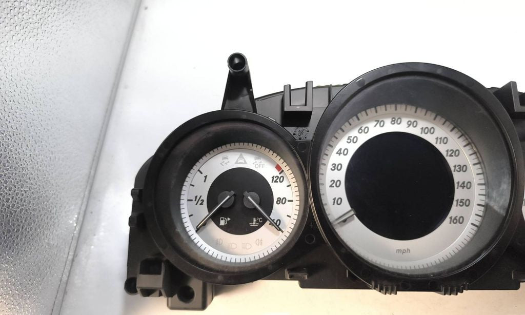 Mercedes-Benz C W204 2011 speedometer instrument cluster A2049004408