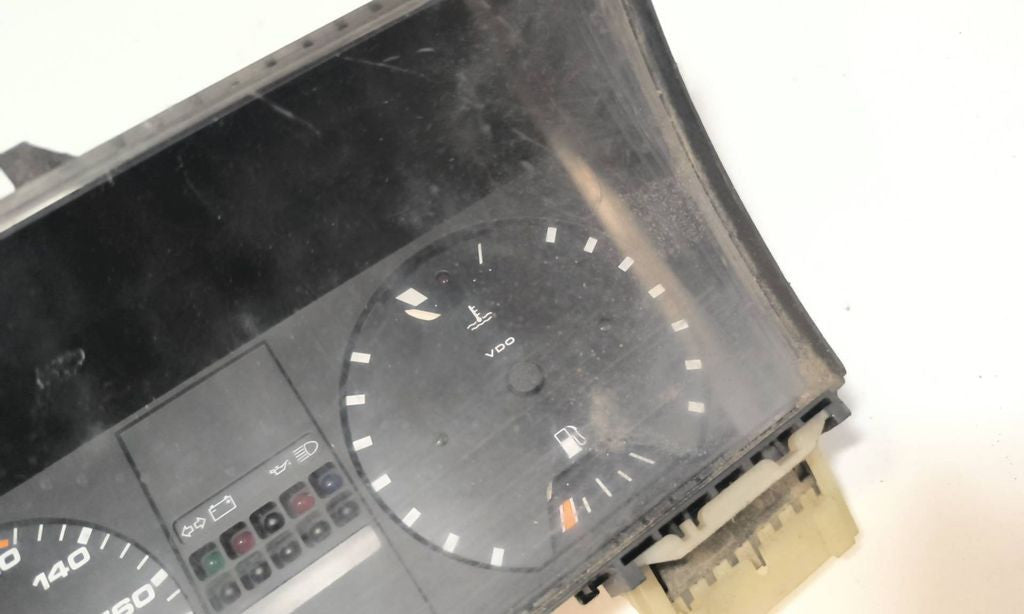 Volkswagen Golf II MK2 1991 speedometer instrument cluster 88481409
