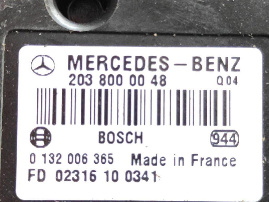 Mercedes-Benz C W203 2002 Central locking vacuum pump 2038000048