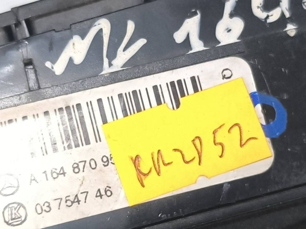 Mercedes-Benz ML W164 2007 A set of switches A1648709510
