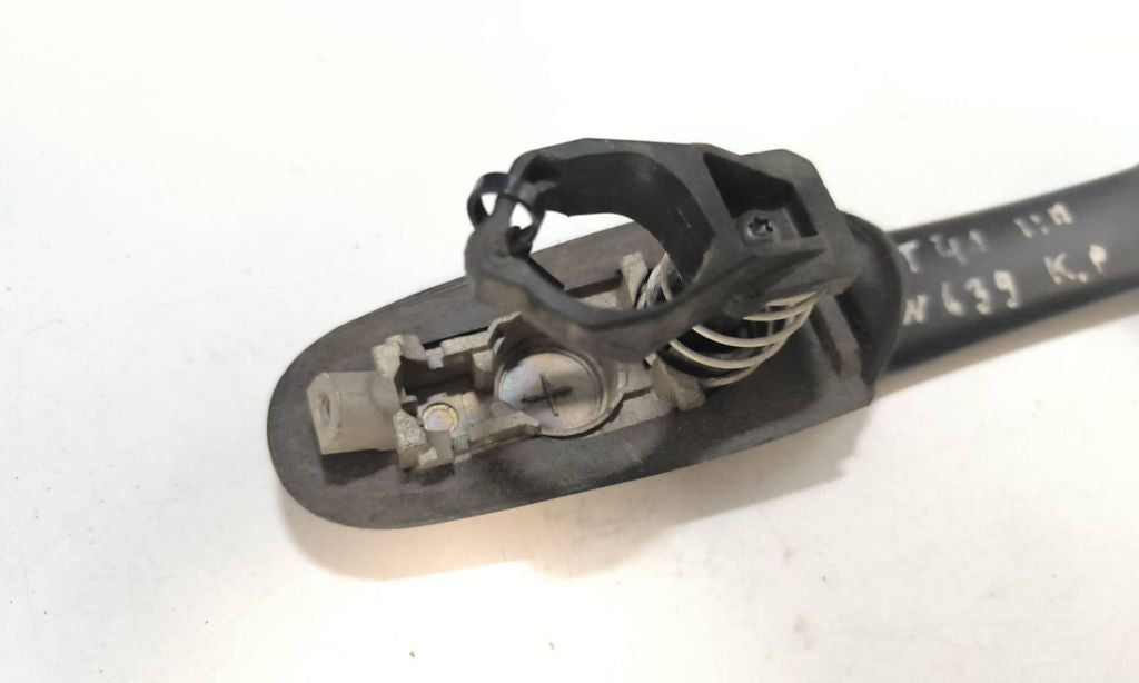 Mercedes-Benz Sprinter W906 2006 RHD front left door exterior handle