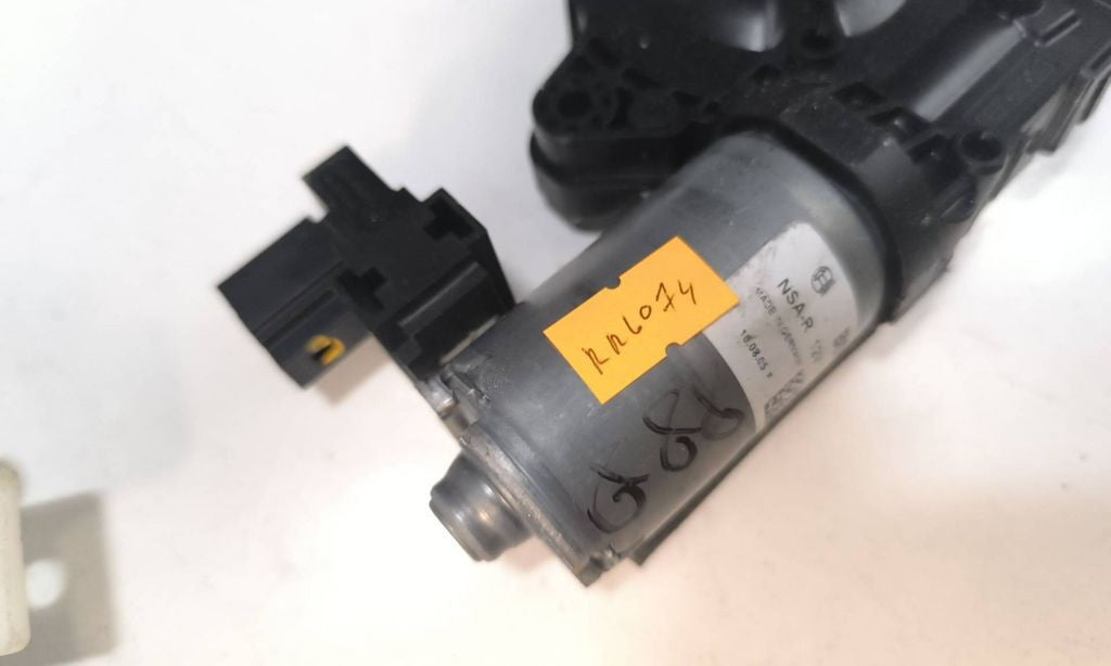 Mercedes-Benz C W204 2011 Sunroof electric motor actuator 0390200101