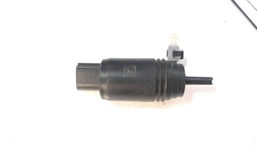 BMW 1 F20 F21 2019 Windscreen washer pump motor 7345885