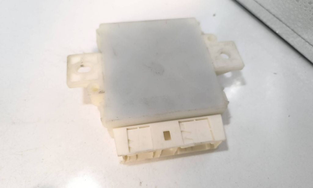 Mercedes-Benz C W204 2011 Parking PDC control unit module A2049009201