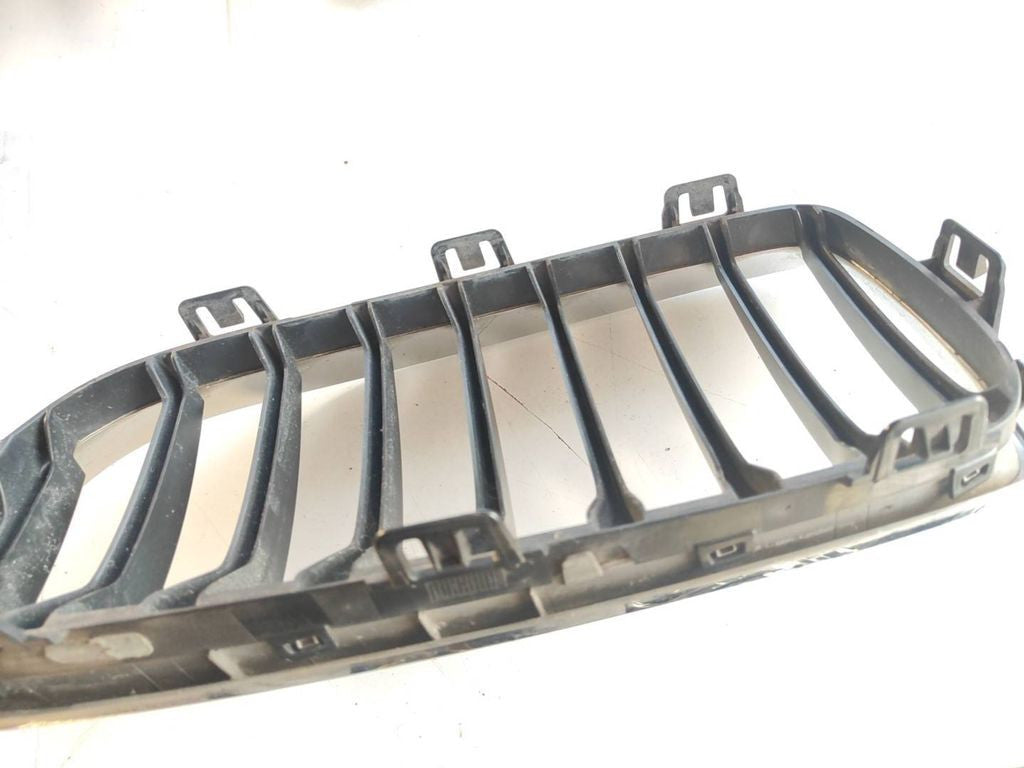BMW 4 F32 F33 2015 Front right grill 7294818