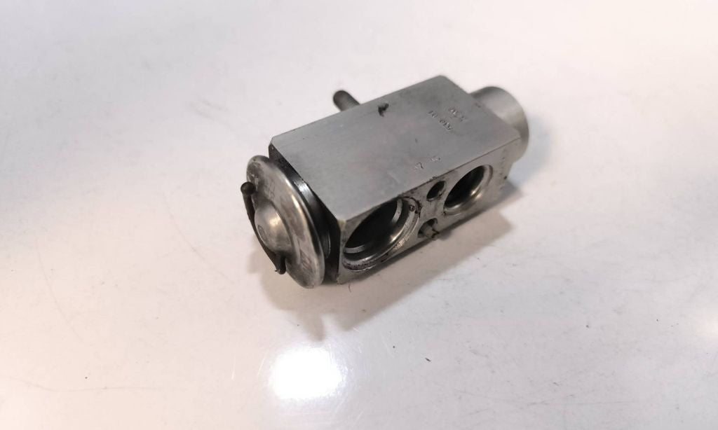 Mercedes-Benz E W211 2002 Air conditioning AC expansion valve 2308300184
