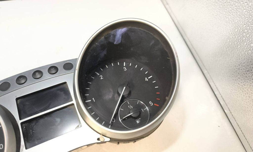 Mercedes-Benz ML W164 2007 speedometer instrument cluster A2514402111