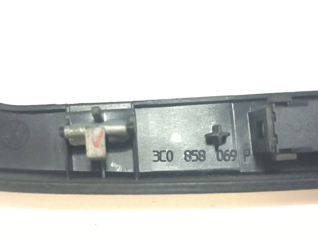 Volkswagen PASSAT B6 2008 Radio GPS head unit trim 3C0858069P