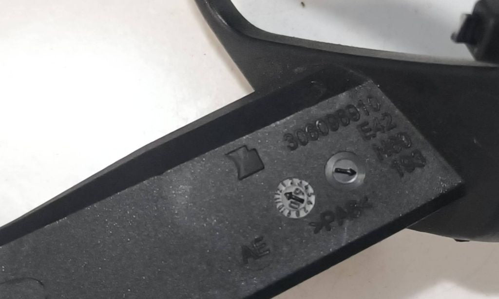 Mercedes-Benz E C207 W207 2011 Right Seat belt adjustment motor A2078600282