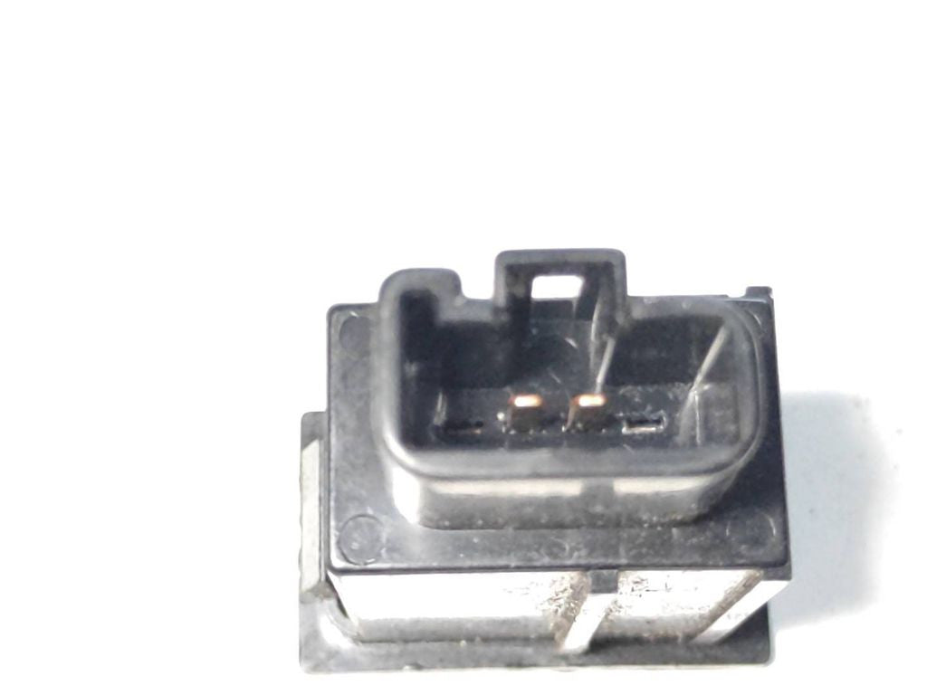 Toyota Avensis T250 2008 Diesel Fuel tank opening switch 156795