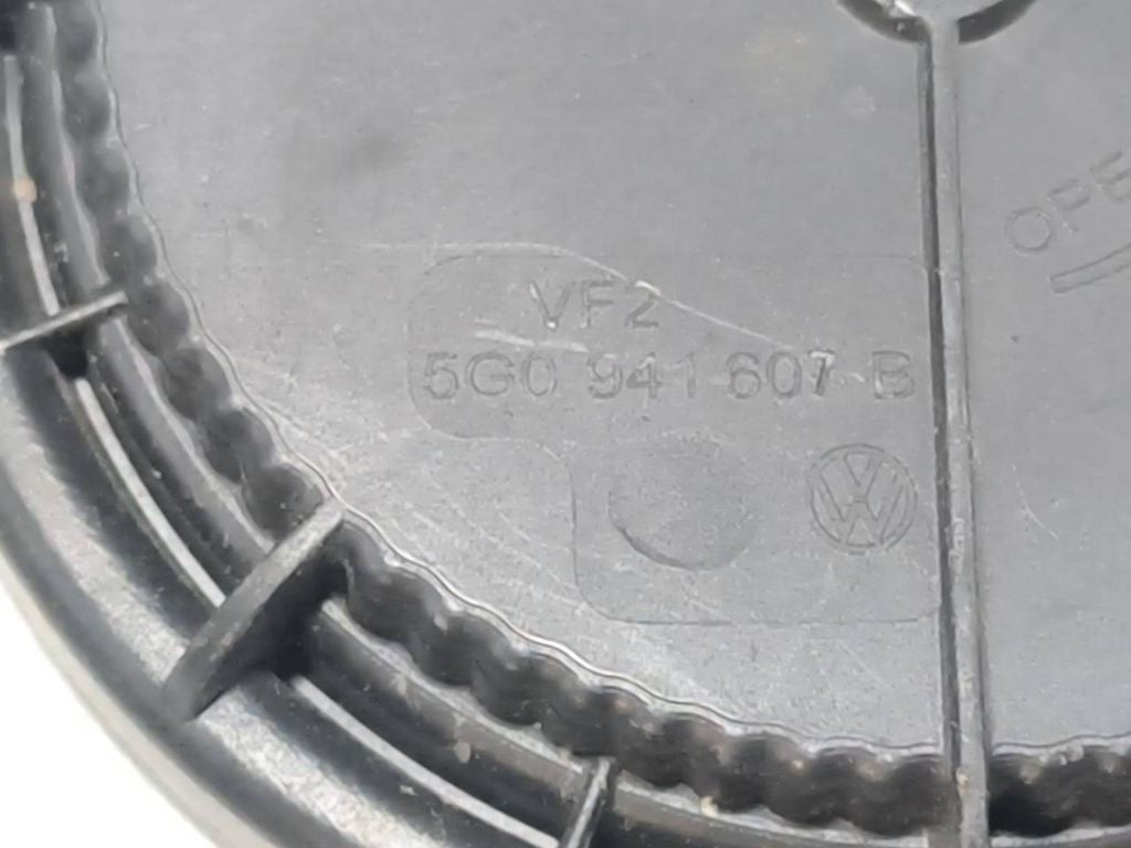 Volkswagen Golf VII 2015 headlight headlamp dust cover cap 5G0941607B