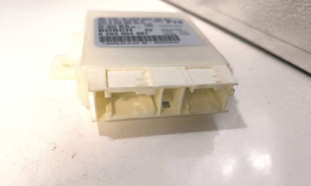 Mercedes-Benz C W204 2011 Parking PDC control unit module A2049009201