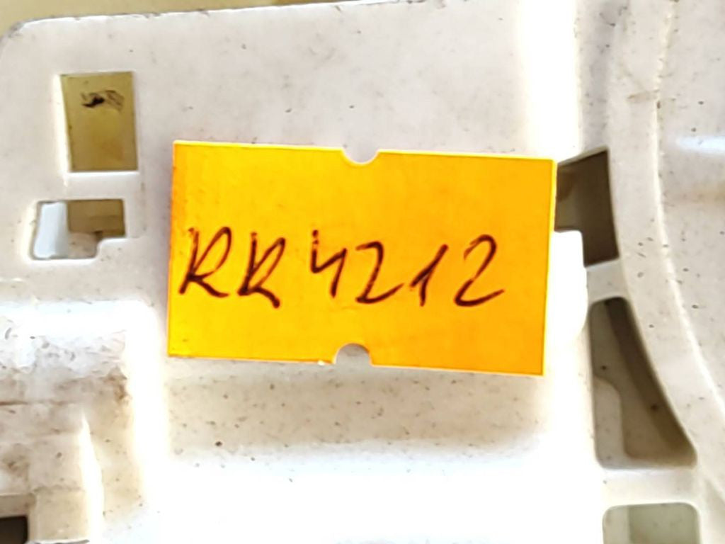 Mercedes-Benz ML W164 2006 rear right window regulator motor 0130822280