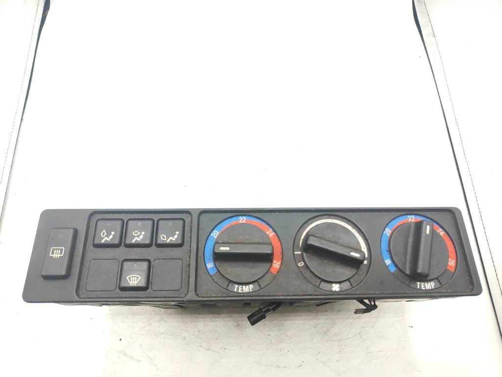 BMW 7 Series E32 1990 Climate control unit module switch 64111388029 