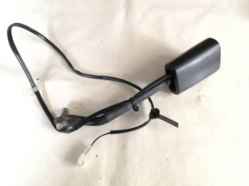 Alfa Romeo 147 1.9JTD 85kW 8V 2005 LHD Front left seat belt buckle 1002548 