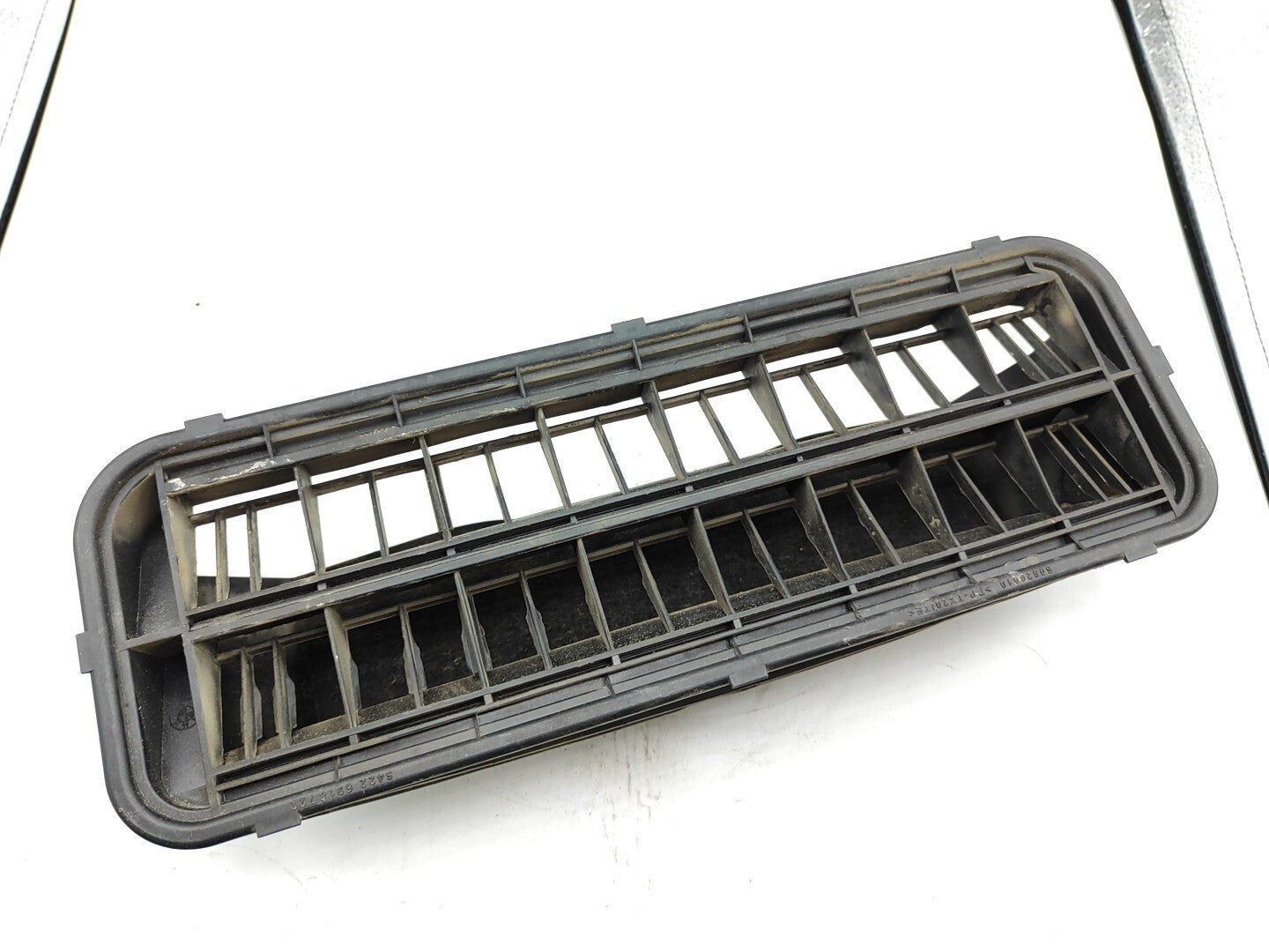 BMW E61 E60 520D 145kW Estate 2005 Rear Body Air vent grill 6945845