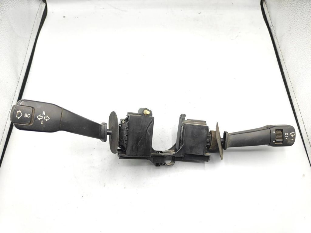 BMW 5 E39 520i 1997 Wiper turn signal stalk switch 8352172 