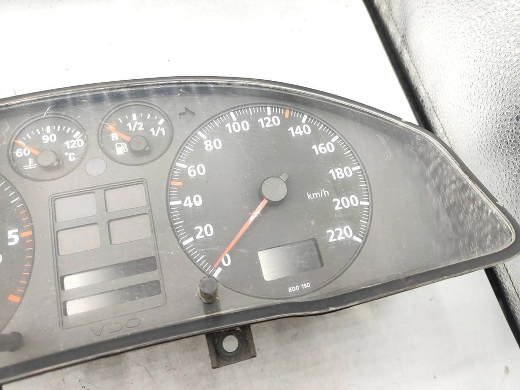 Audi A4 S4 B5 8D 1997 Diesel speedometer instrument cluster 8D0919033AX 