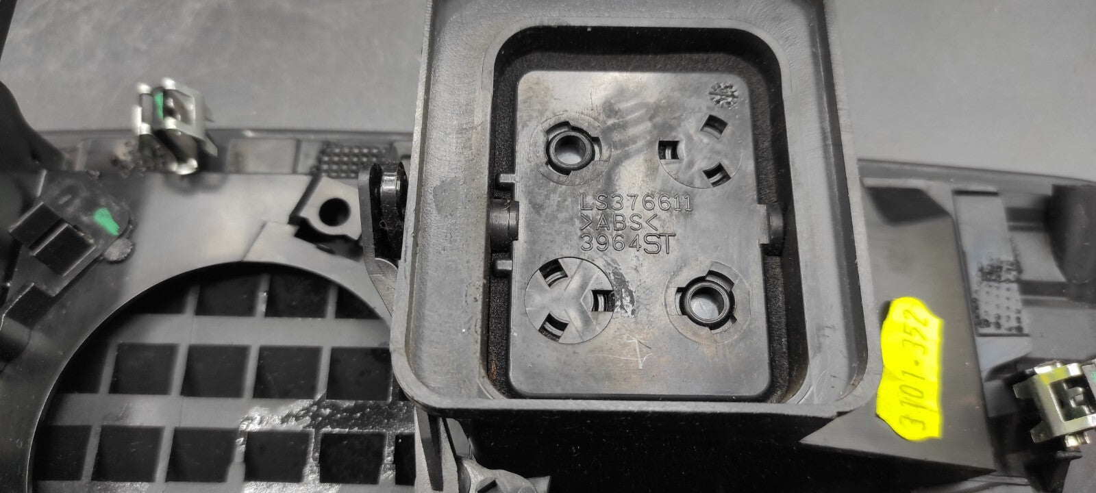 Alfa Romeo 159 2008 Front Panel Dashboard Center Air Vent Grill LS376611