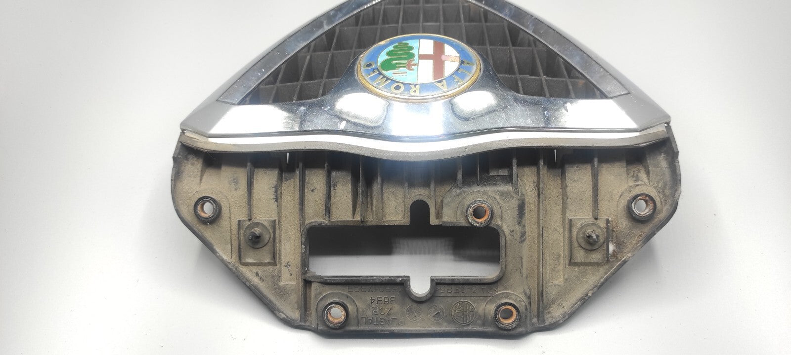 Alfa Romeo 156 SW 2.4JTD 110kW 2002 Front Middle Radiator Grill 156017393