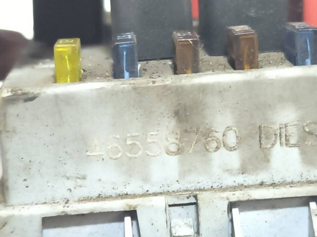 Alfa Romeo 147 8V 2003 Fuse module 46558760 