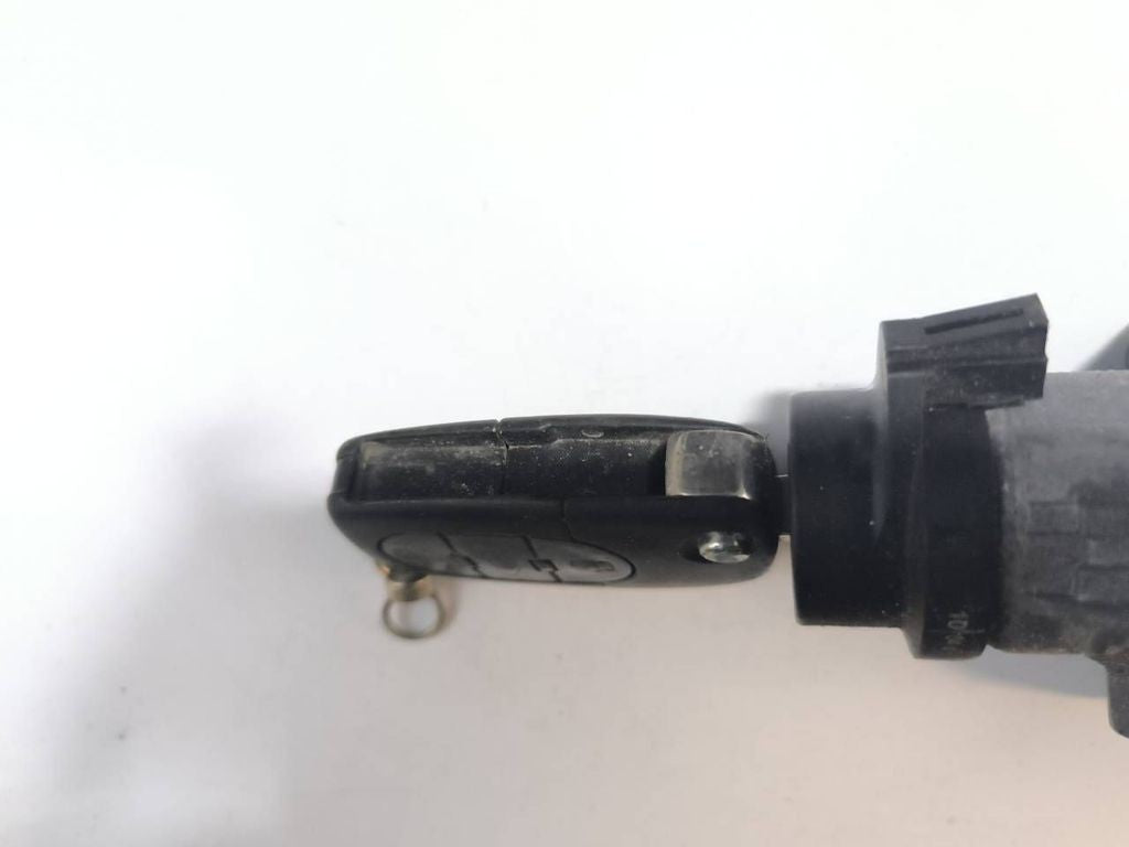 Audi A4 S4 B6 8E 8H 2002 Diesel Ignition barrel lock with key 4B0905851F 