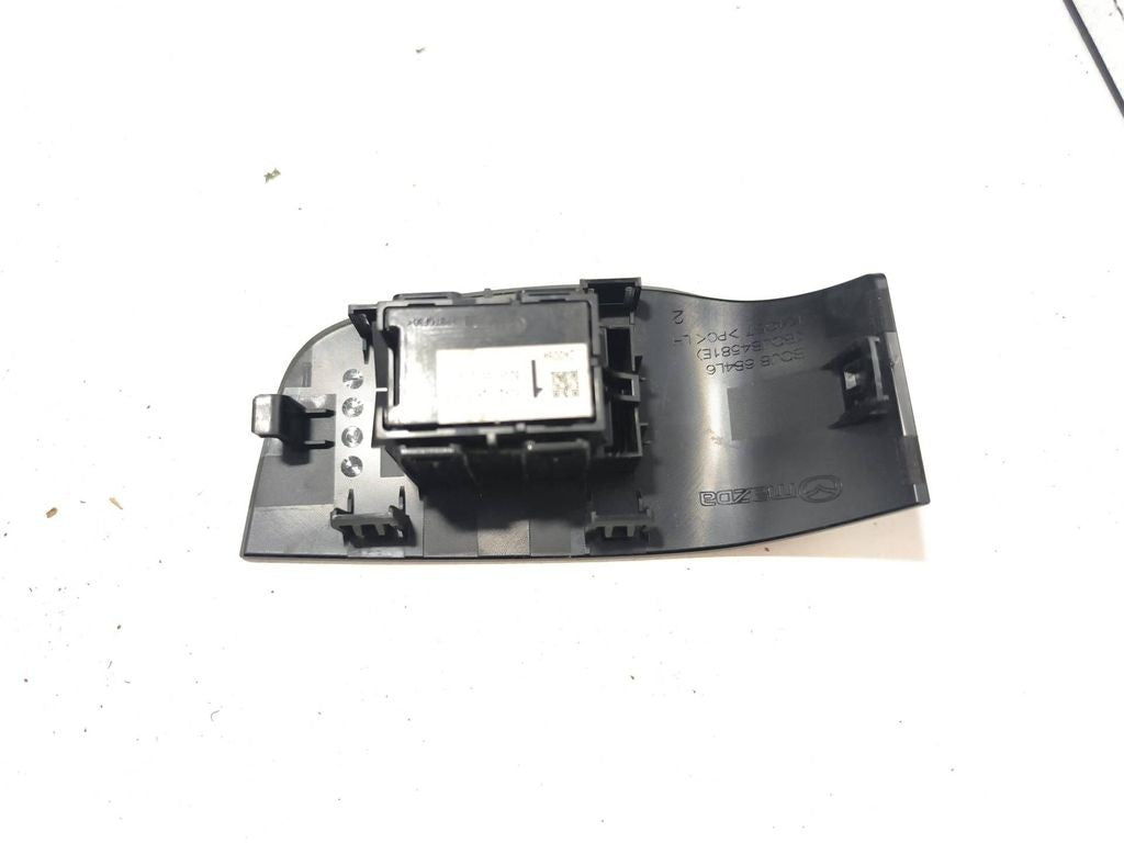 Mazda 3 2019 Electric window control switch BDGF66370 