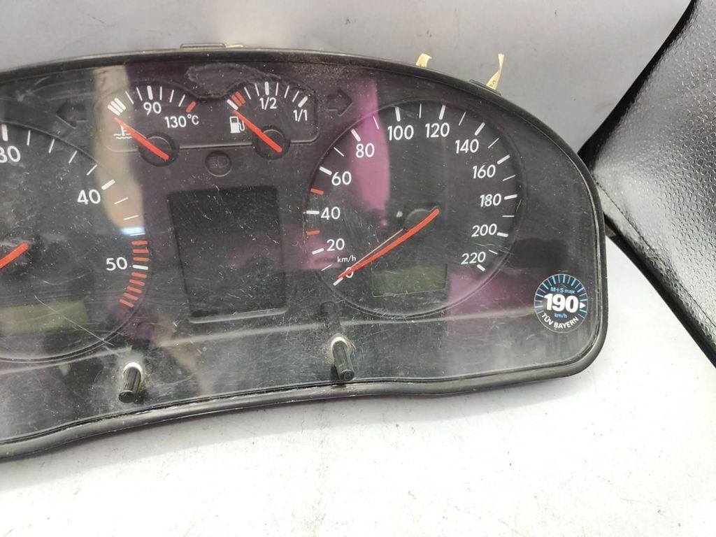  Volkswagen PASSAT B5 LHD 2000 speedometer instrument cluster 3B0919890M 